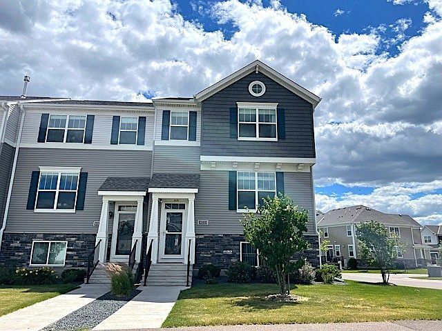 Foto principal - 11551 82nd Ave N