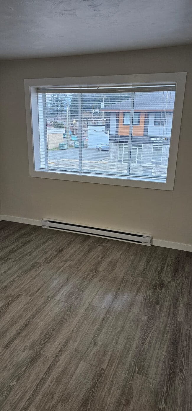 Building Photo - 790 Fraser Ave