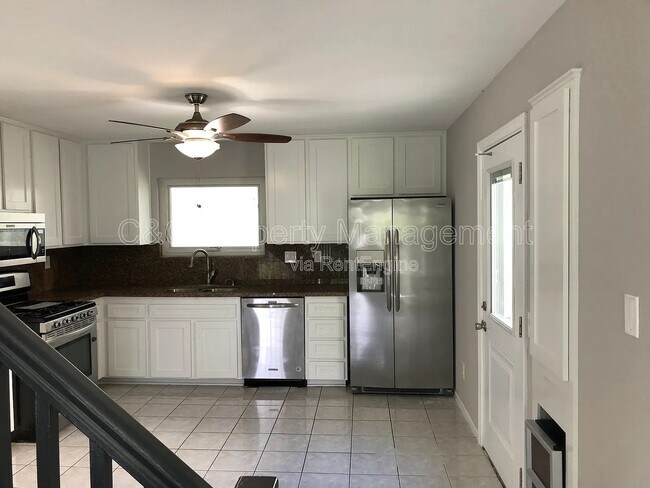 Foto del edificio - 1862 Hanford Dr