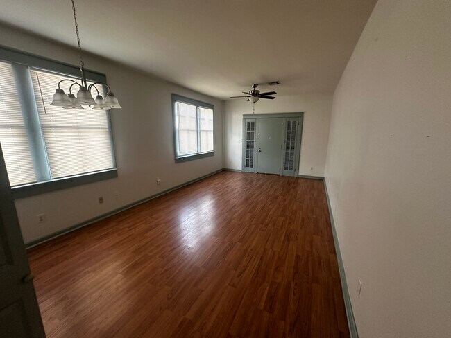 Photo - 4533 S Derbigny St House