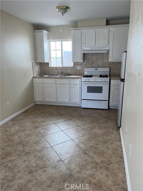 Primary Photo - 11424 Garvey Ave