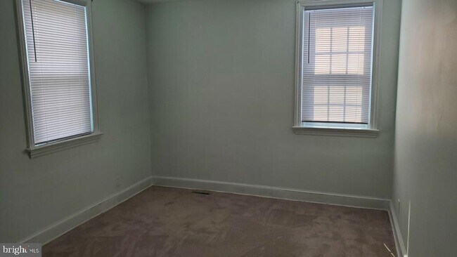 Foto del edificio - 5 Winston Ave