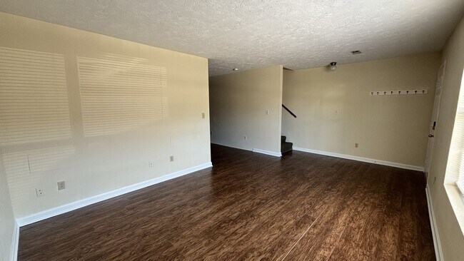Foto del edificio - 133 Clover Valley Cir