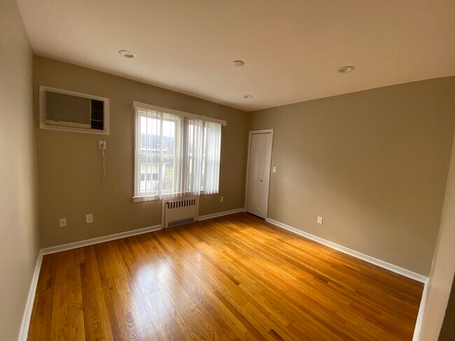 Foto del edificio - 436 Fern Ave