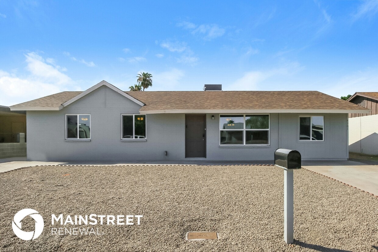 Primary Photo - 4301 E Saint Catherine Ave