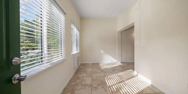 Foto del edificio - 533 Yelvington Ave