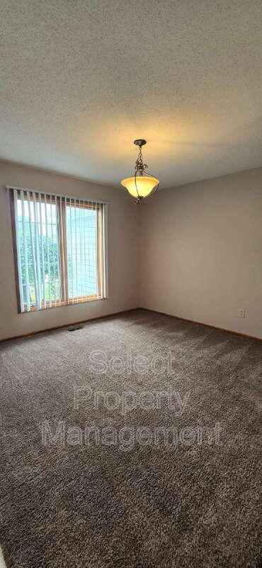 Foto del edificio - 3120 Pinoak Ct