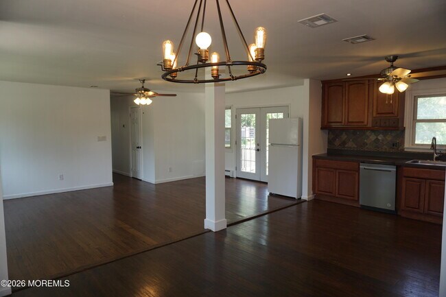 Foto del edificio - 1385 W Veterans Hwy
