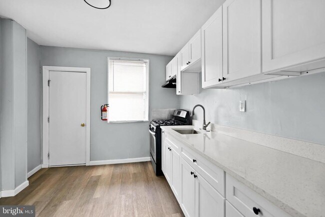 Foto del edificio - 958 E Russell St