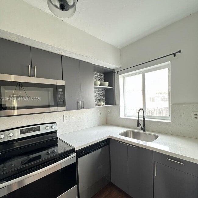 Foto del edificio - 415 NW 84th St