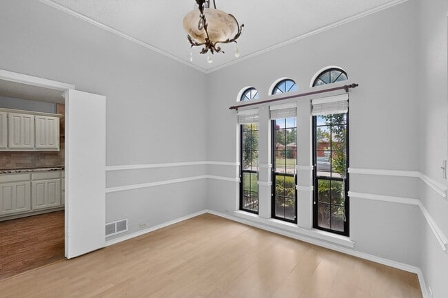 Photo - 1207 Mistywood Lane Unit House