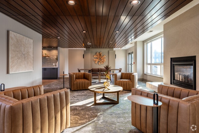 Salón - Heights At Linden Square