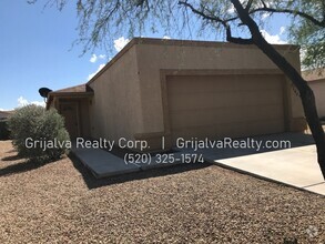 Building Photo - 2164 E Sunland Vista