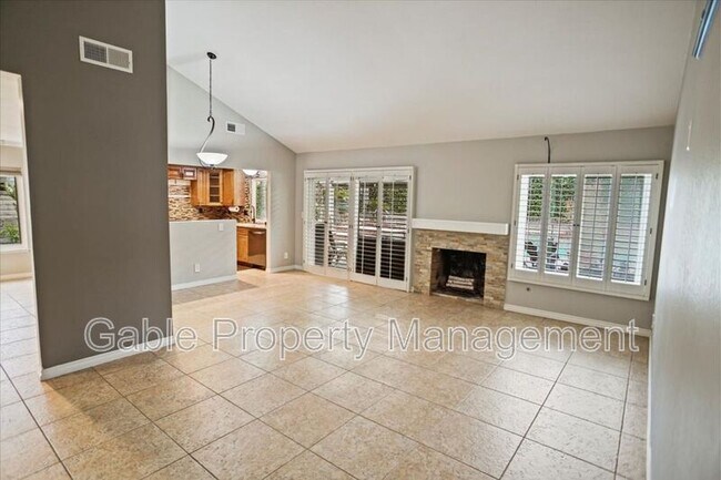 Foto del edificio - 25737 Tamarisk Pl
