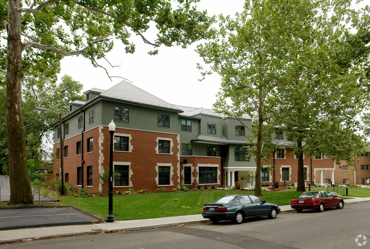 121 E 16th Ave, Columbus, OH 43201 Apartments in Columbus, OH