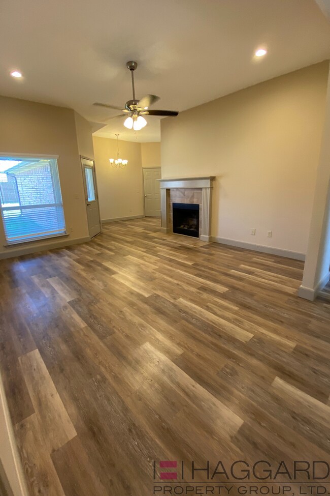Building Photo - Renovated Frisco Home 3/2/2 in a Quiet Nei...