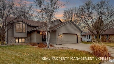 Building Photo - 4 Bedroom 3 Bathroom Home in Brandon SD