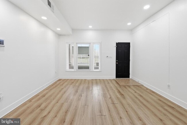 Foto del edificio - 2542 HARFORD Rd