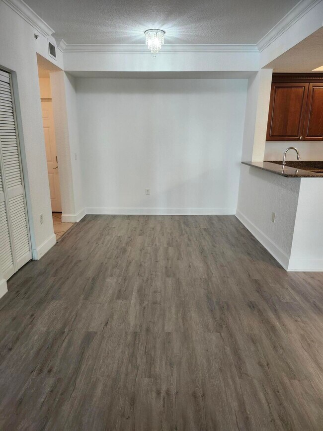 Foto del edificio - 1660 Renaissance Commons Blvd