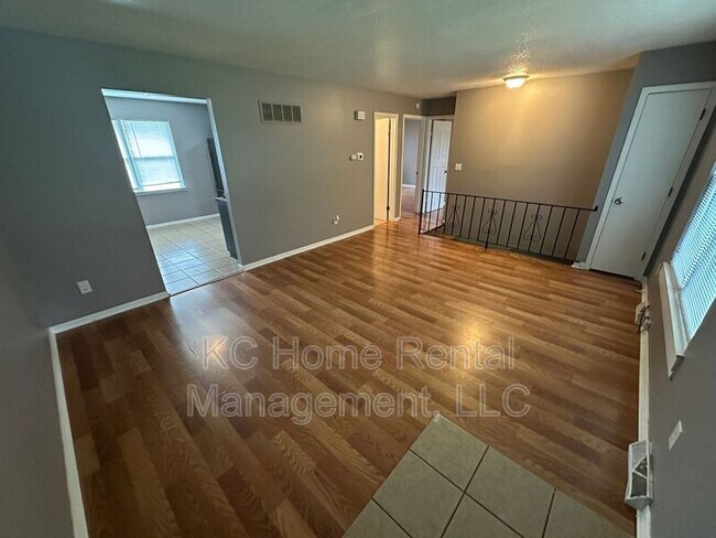 Foto del edificio - 420 N Jennings Rd