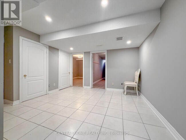 Building Photo - 46 Clifton Ct