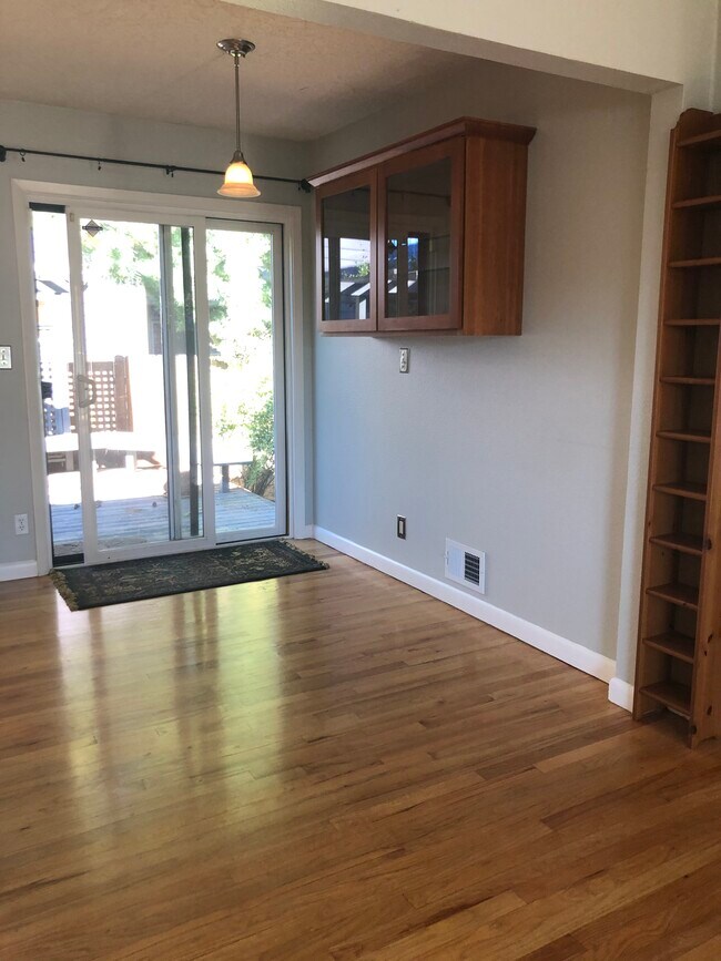 Foto del edificio - 4641 NE Shaver St
