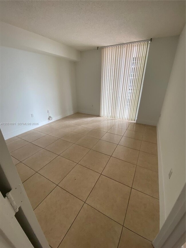 Foto del edificio - 5085 NW 7th St