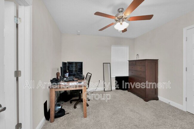 Foto del edificio - 8001 Silver Maple Dr