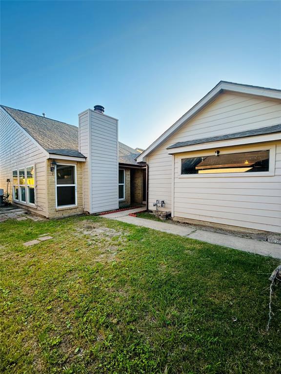 Building Photo - 11825 Spring Grove Dr