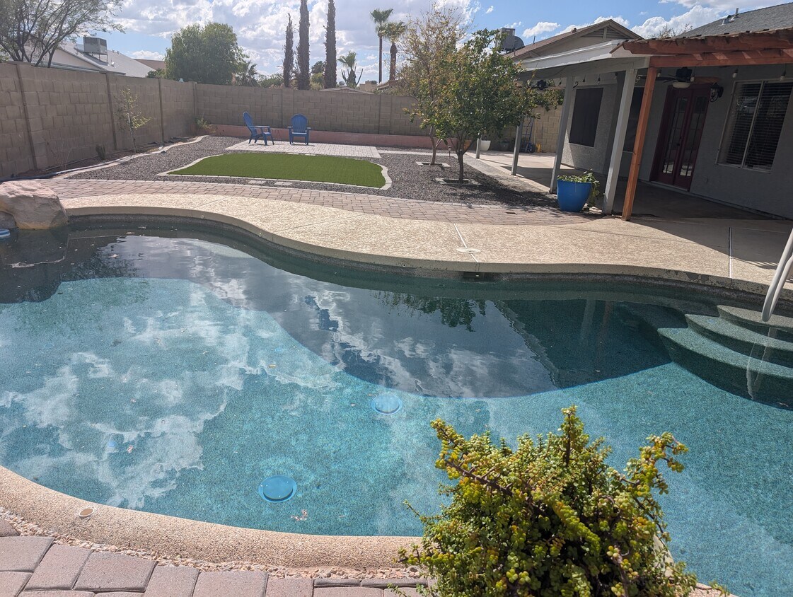 Foto principal - 8785 W Cavalier Dr