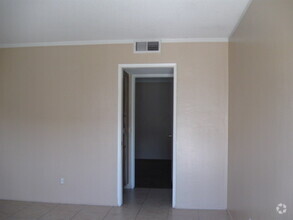 Building Photo - 2708 Ashe Rd