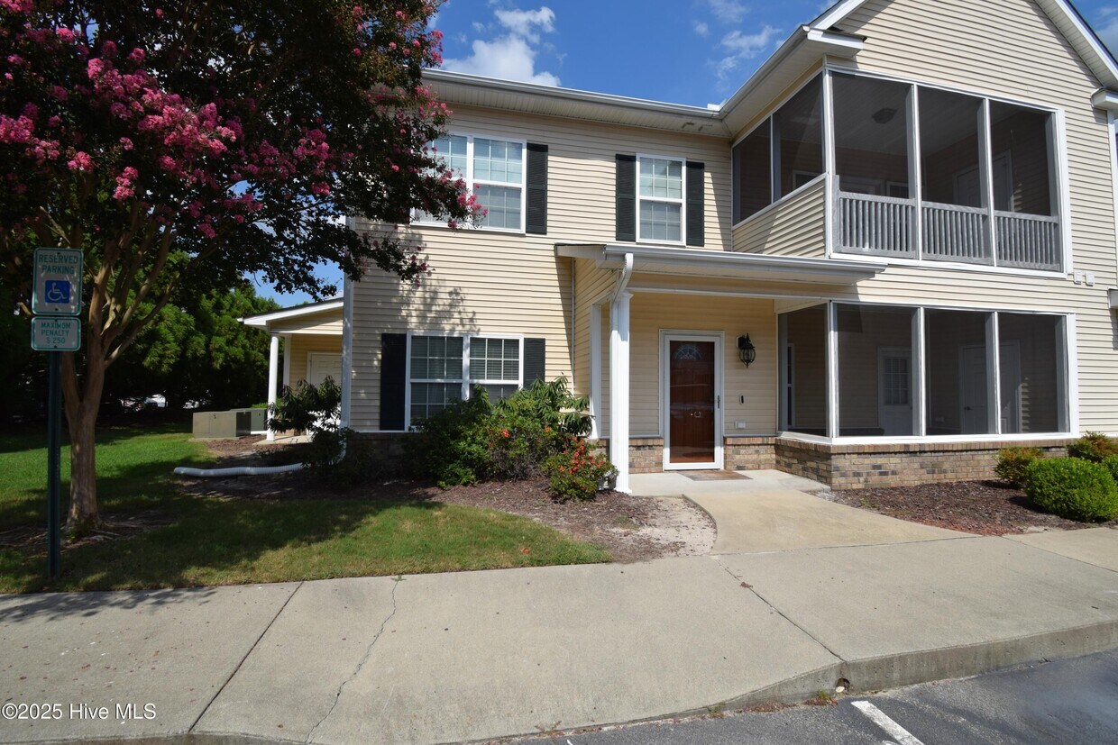 Foto principal - 1930 Tara Ct