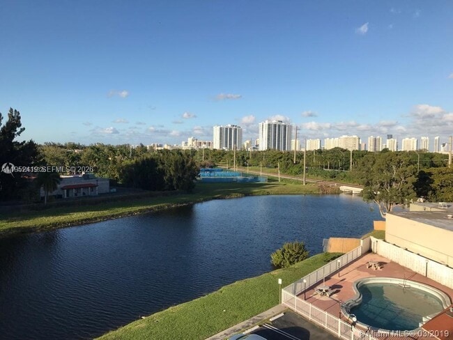 Building Photo - 16465 NE 22nd Ave