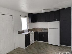Building Photo - 1228 Lunalilo St
