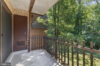 Building Photo - 11611 Vantage Hill Rd