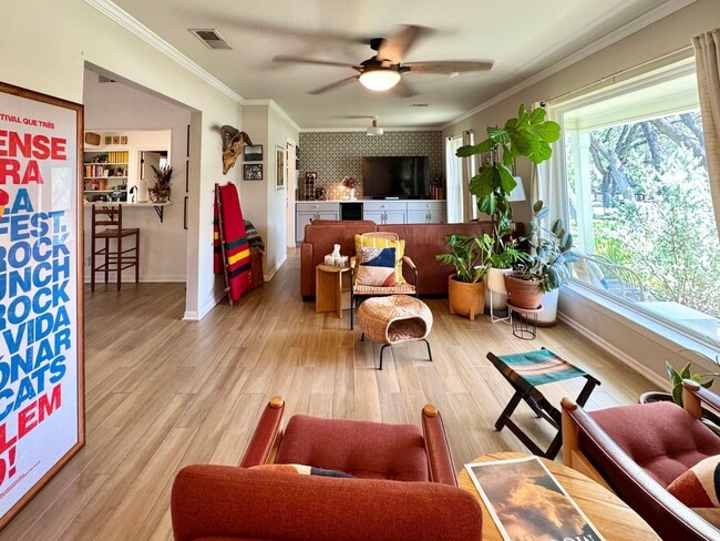 Building Photo - 903 Mount Perkins