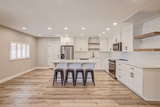 Building Photo - 351 S 400 E