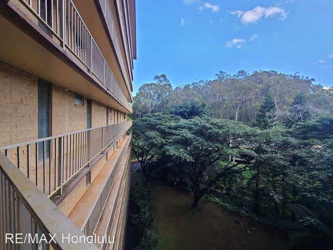 Building Photo - 2 br, 1 bath House - 95-273 Waikalani Dr #...