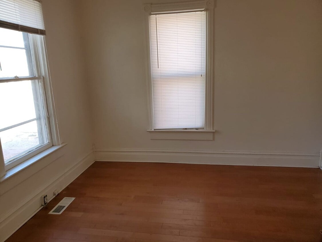 Primary Photo - 324 Beldon Pl