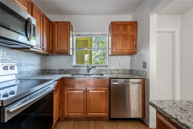 Foto del edificio - 9949 SW Sandalfoot Blvd