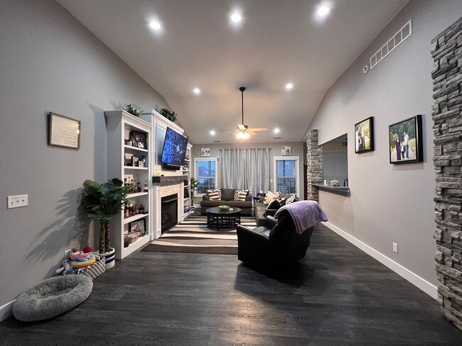 Foto del edificio - 119 McClendon Hills Ln