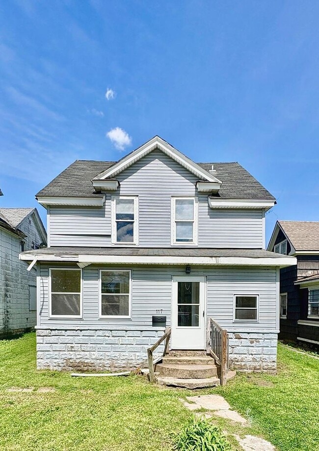 Building Photo - 117 E Fox St