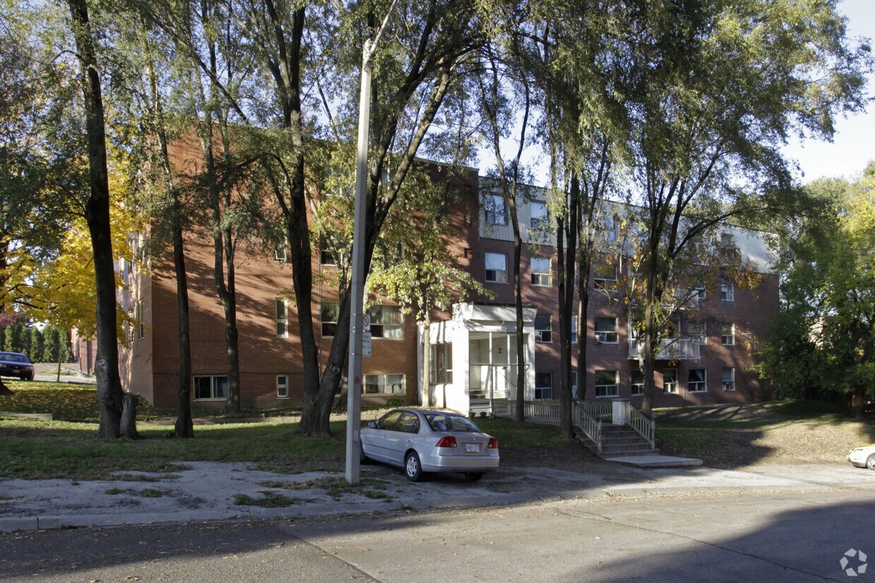 Photo du bâtiment - 2 Basking Ridge Cres