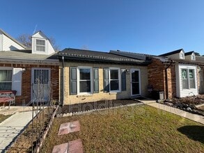 Building Photo - 4220 MacArthur Rd