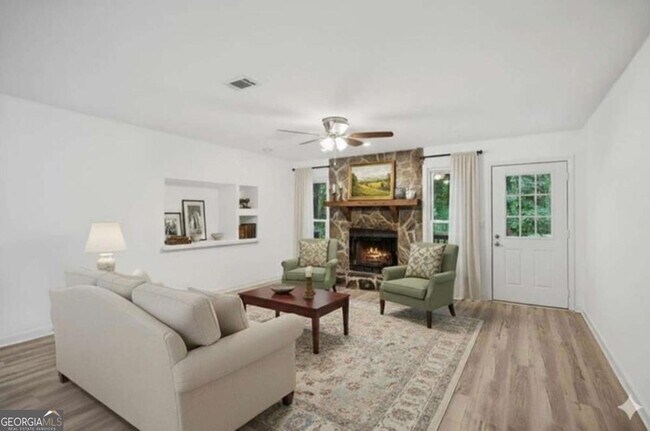 Foto del edificio - 2467 Verner Rd NW