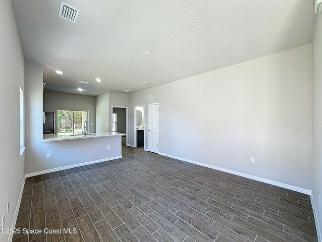 Foto del edificio - 512 L M Davey Ln