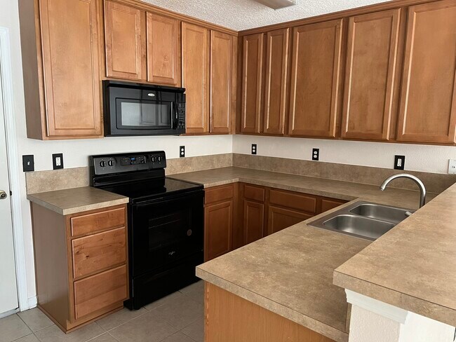 Cocina - 5906 Brice Ct