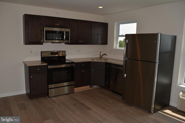 Foto del edificio - 7631 Ridge Ave