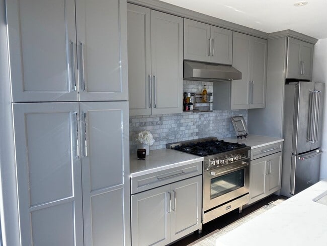 Interior Photo - Hubbard Park Place