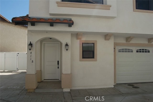 Building Photo - 425 W Duarte Rd